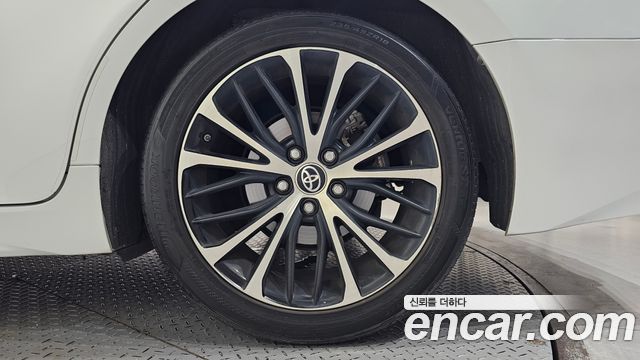 Toyota Camry (XV70) 2.5 Sport Edition(Nono Tone) 2020 — фото 21