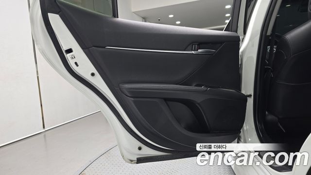 Toyota Camry (XV70) 2.5 Sport Edition(Nono Tone) 2020 — фото 25