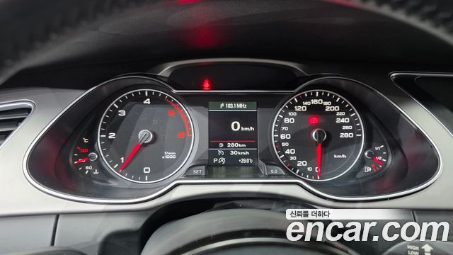 Audi A4 35 TDI Quattro Dynamic B8 2015 — фото 8