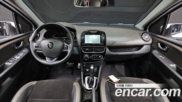 Renault Korea Clio Intens Panoramic 2019 — фото 7
