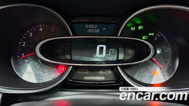 Renault Korea Clio Intens Panoramic 2019 — фото 8