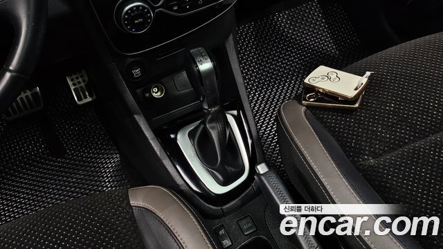 Renault Korea Clio Intens Panoramic 2019 — фото 9