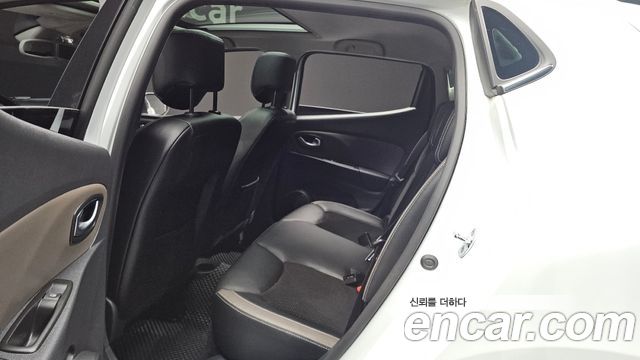 Renault Korea Clio Intens Panoramic 2019 — фото 12