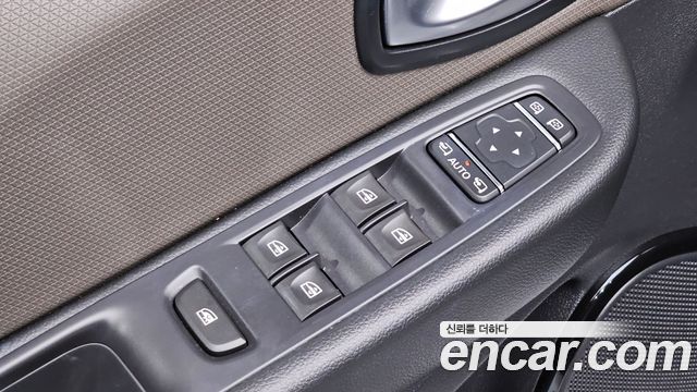 Renault Korea Clio Intens Panoramic 2019 — фото 19