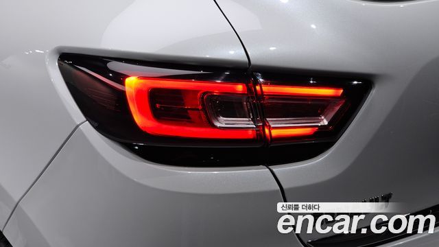 Renault Korea Clio Intens Panoramic 2019 — фото 23