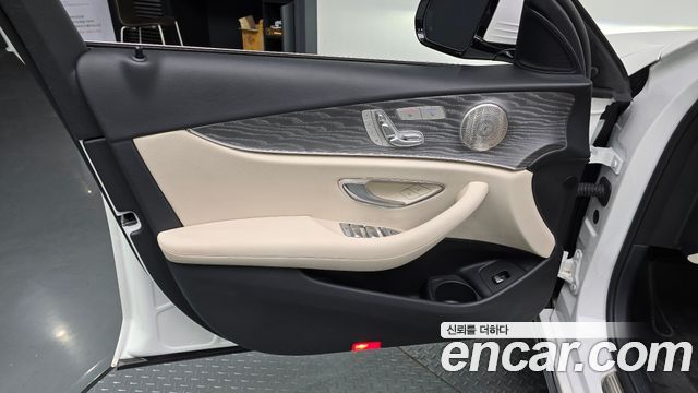 Mercedes-Benz E-Class (W213) E350 4MATIC Exclusive 2023 — фото 24
