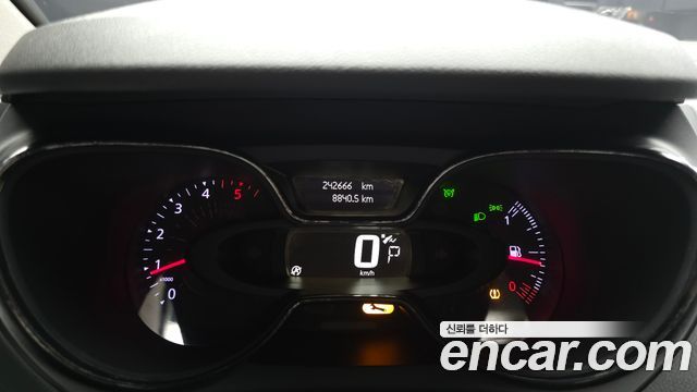 Renault Korea QM3 RE Signature 2018 — фото 8