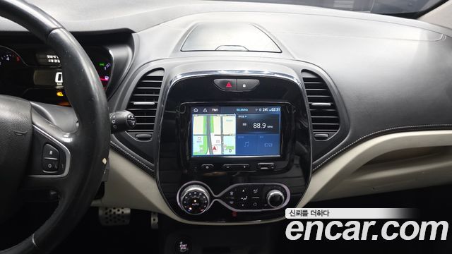 Renault Korea QM3 RE Signature 2018 — фото 14