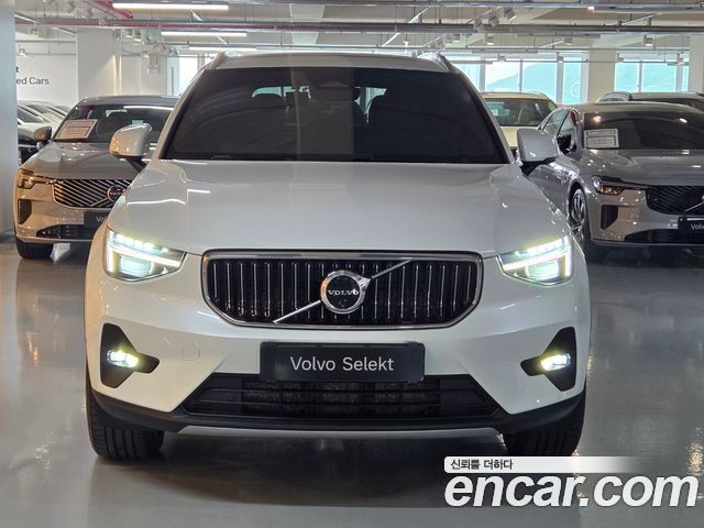 Volvo XC40 B4 Ultra Bright 2025 — фото 3