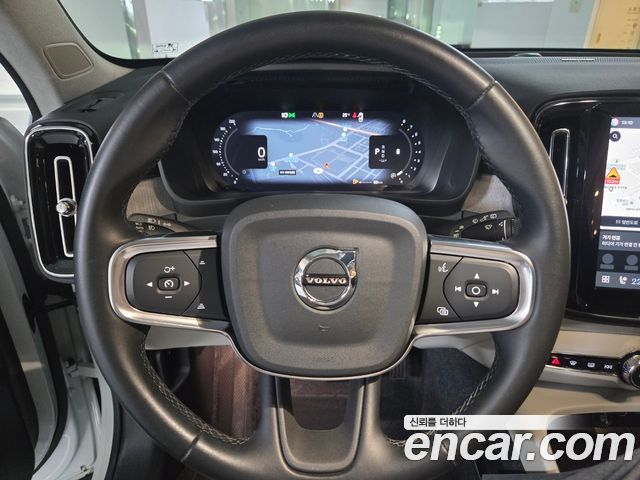 Volvo XC40 B4 Ultra Bright 2025 — фото 16
