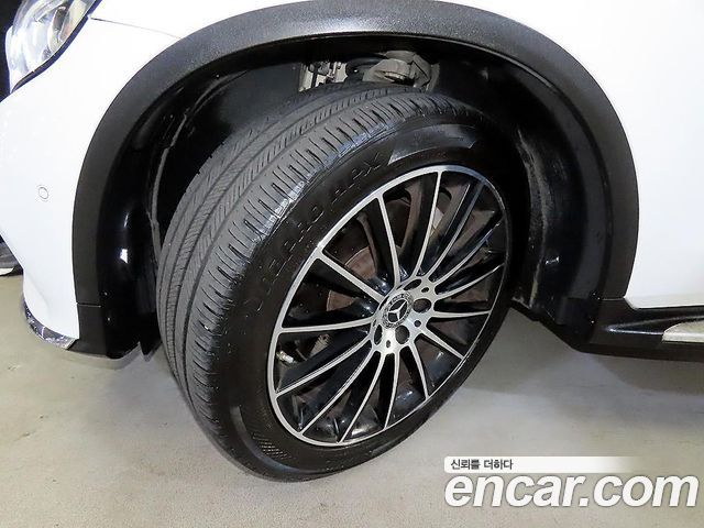 Mercedes-Benz GLC-Class (X253) GLC300 4MATIC AMG Line Coupe 2019 — фото 24