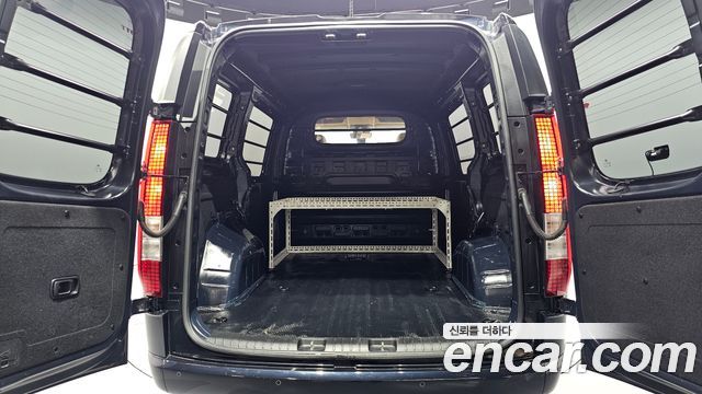 Hyundai Staria L3.5 Cargo 3-Seater Modern 2022 — фото 32