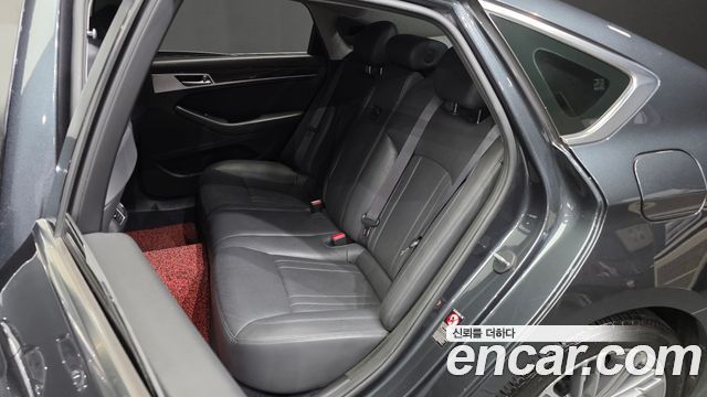 Genesis G80 3.3 GDI AWD Luxury 2018 — фото 11