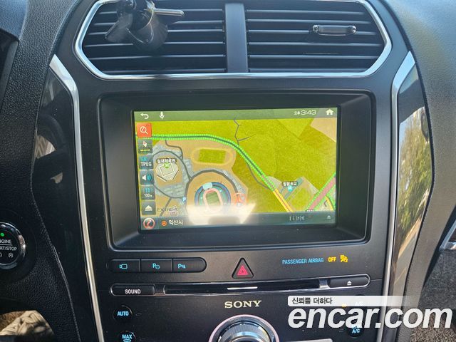 Ford Explorer 2.3 Limited 4WD 5th 2017 — фото 19