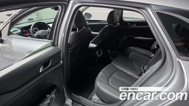 Kia K5 (III) 2.0 Prestige 2023 — фото 20