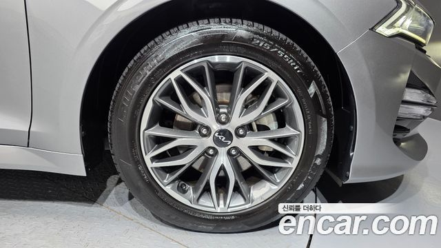 Kia K5 (III) 2.0 Prestige 2023 — фото 21