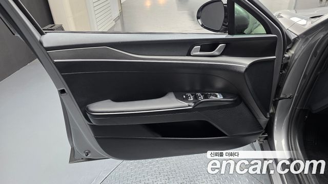 Kia K5 (III) 2.0 Prestige 2023 — фото 24