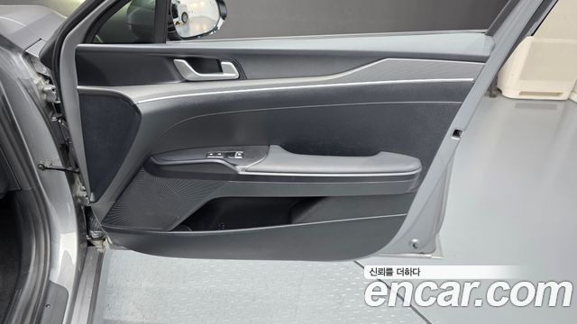 Kia K5 (III) 2.0 Prestige 2023 — фото 25