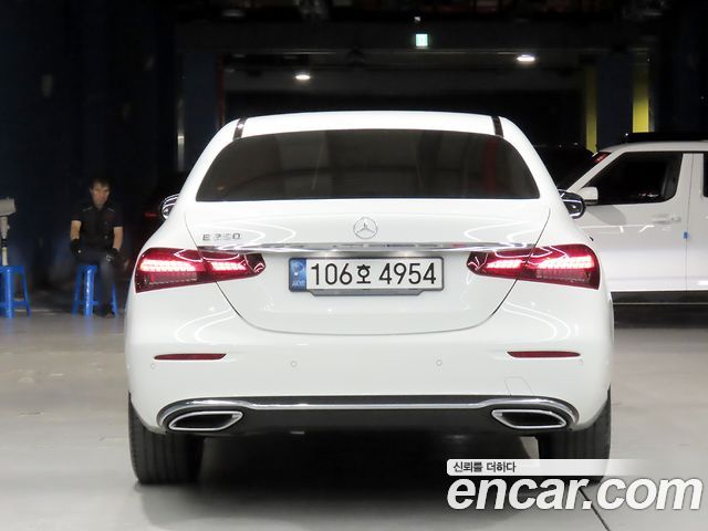 Mercedes-Benz E-Class (W213) E250 Exclusive 2022 — фото 4