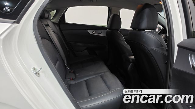 Kia K3 (II) 1.6 Prestige 2022 — фото 11