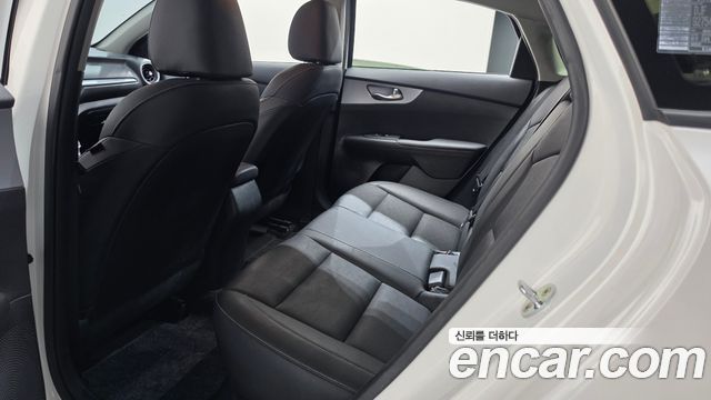 Kia K3 (II) 1.6 Prestige 2022 — фото 19