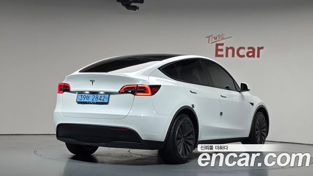 Tesla Model Y RWD 2023 — фото 2