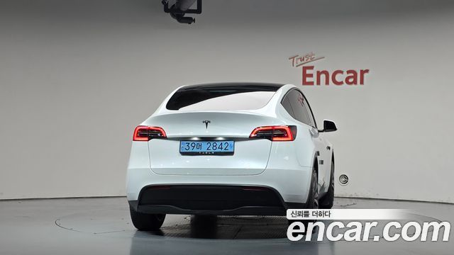 Tesla Model Y RWD 2023 — фото 4