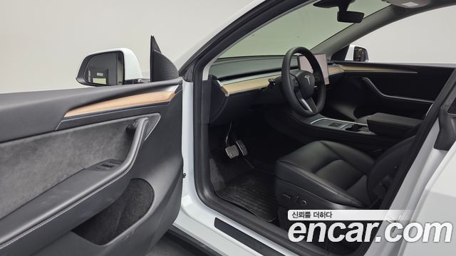 Tesla Model Y RWD 2023 — фото 10