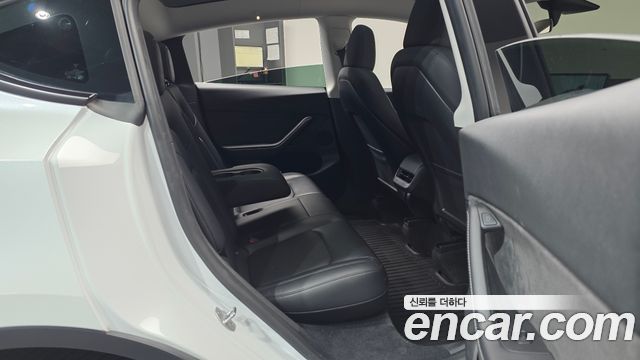 Tesla Model Y RWD 2023 — фото 16