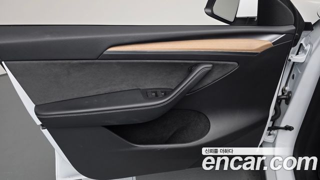 Tesla Model Y RWD 2023 — фото 30