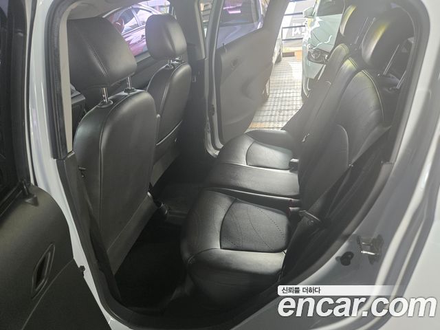 Chevrolet Spark LT Special Edition 2015 — фото 17