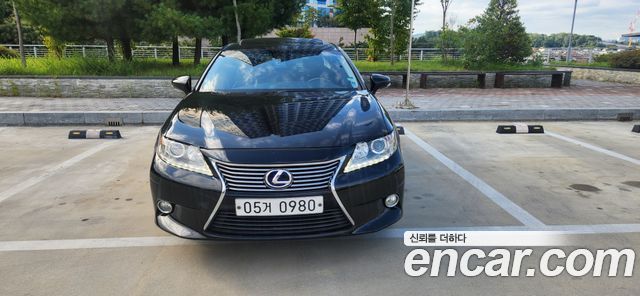 Lexus ES300h Executive XV60 2013 — фото 3