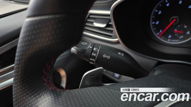Genesis G70 2.0T Sport Package 2019 — фото 29