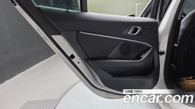 BMW 1 Series (F40) 118d Sport 2021 — фото 31