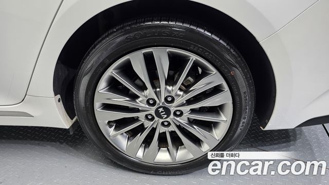 Kia K5 (II) 2.0 Prestige 2020 — фото 5