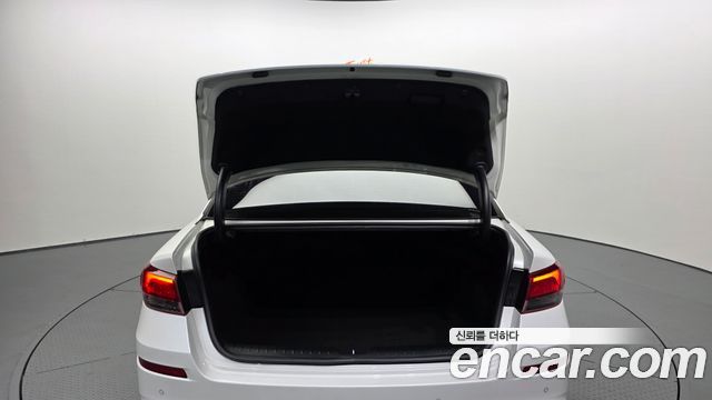 Kia K5 (II) 2.0 Prestige 2020 — фото 24