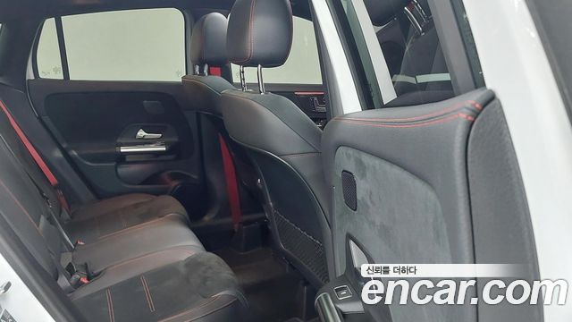 Mercedes-Benz GLA-Class (H247) GLA45 AMG 4MATIC+ 2023 — фото 10