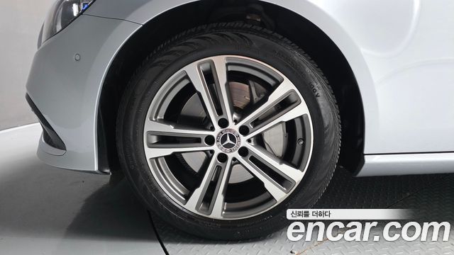 Mercedes-Benz E-Class (W213) E350 4MATIC Avantgarde 2022 — фото 5