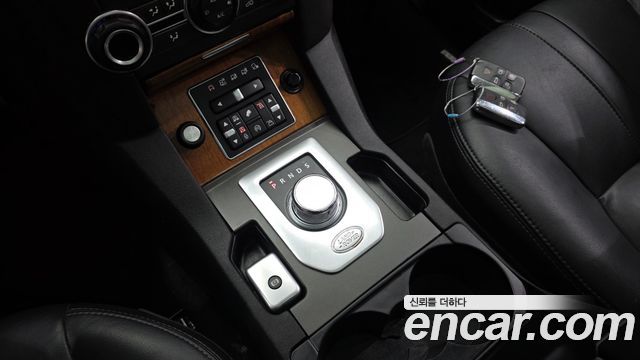 Land Rover Discovery 4 3.0 SDV6 SE 2016 — фото 9