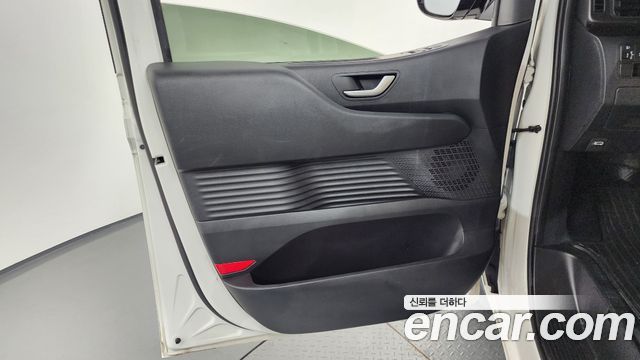 Hyundai Staria Tourer 11-Seater Modern 2022 — фото 24