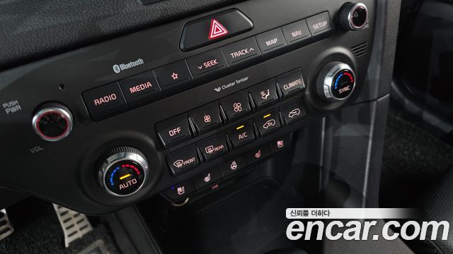 Kia Sportage The Bold Diesel 2.0 2WD Prestige 2019 — фото 32