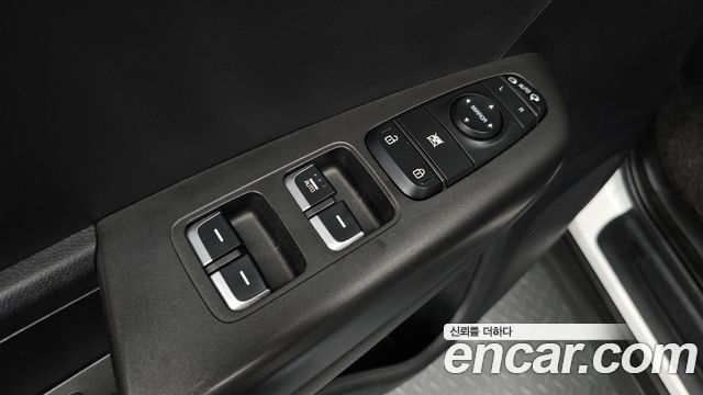 Kia Sportage The Bold Diesel 2.0 2WD Prestige 2019 — фото 35