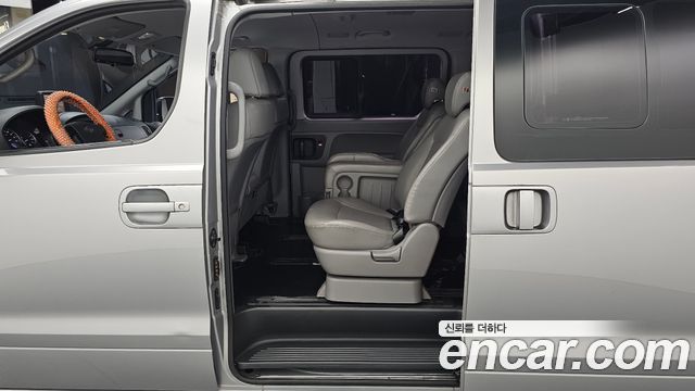 Hyundai Grand Starex Wagon 12-Seater Smart 2020 — фото 12
