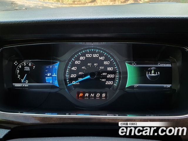 Ford Taurus 2.0 Limited EcoBoost 6th 2015 — фото 10