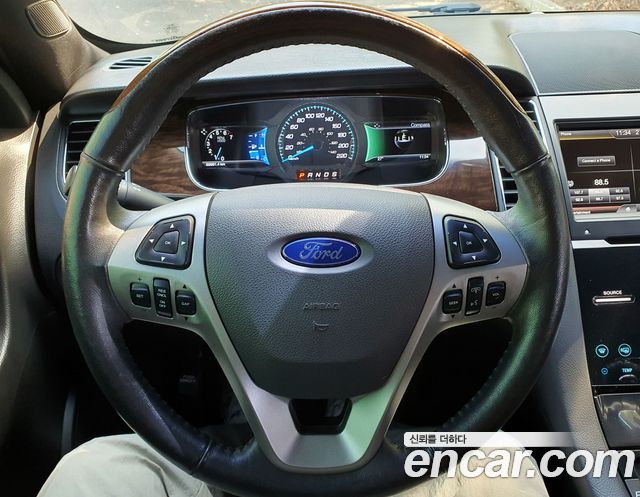 Ford Taurus 2.0 Limited EcoBoost 6th 2015 — фото 15