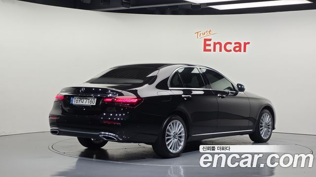 Mercedes-Benz E-Class (W213) E220d 4MATIC Exclusive 2022 — фото 2