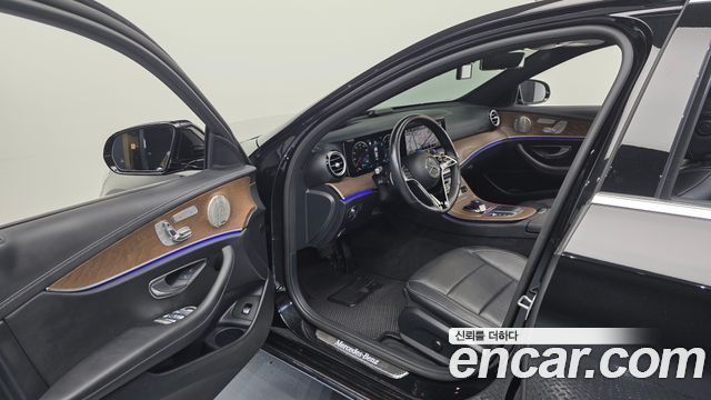 Mercedes-Benz E-Class (W213) E220d 4MATIC Exclusive 2022 — фото 10