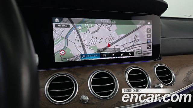 Mercedes-Benz E-Class (W213) E220d 4MATIC Exclusive 2022 — фото 13