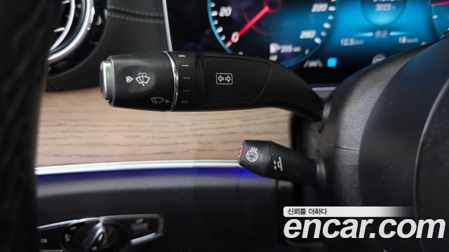Mercedes-Benz E-Class (W213) E220d 4MATIC Exclusive 2022 — фото 20