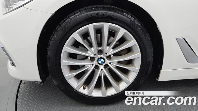 BMW 5 Series (G30) 520d Luxury Special Edition 2018 — фото 5